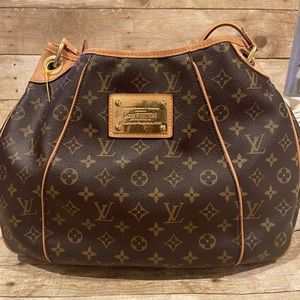 Authentic Louis Vuitton Monogram Galleria GM